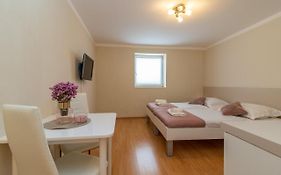 Apartments Leonarda
